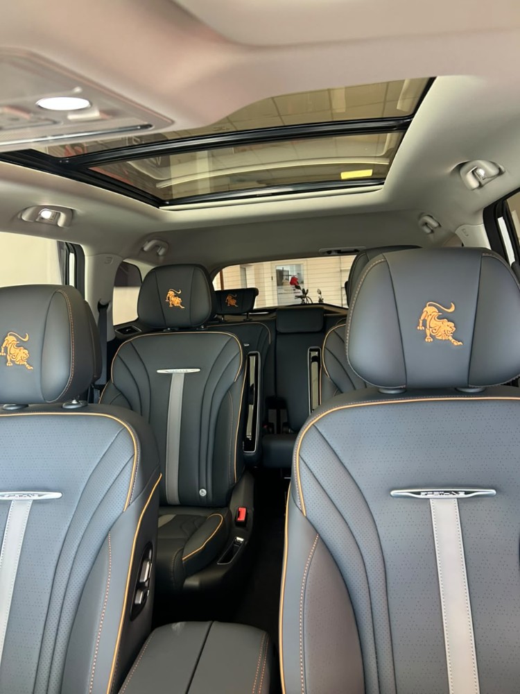 Forthing U-TOUR Van 1,5 T 7AT 7asientos Hybrid — foto 10